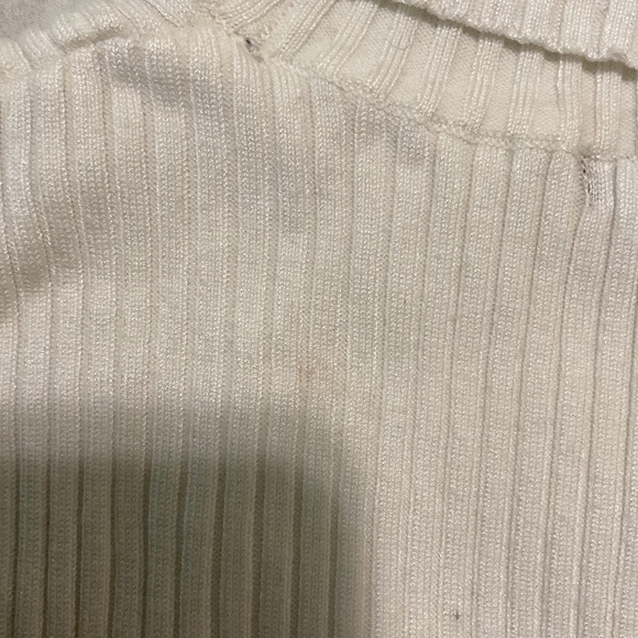 White Forever 21 Asymmetrical Tank Top🕊️ - Picture 3 of 3